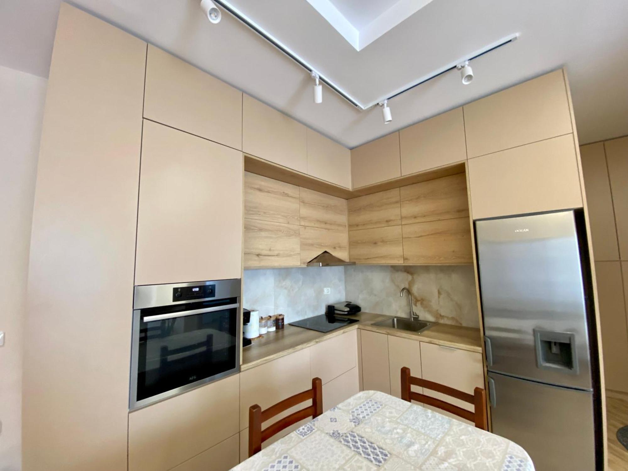 George Luxury Vlorë