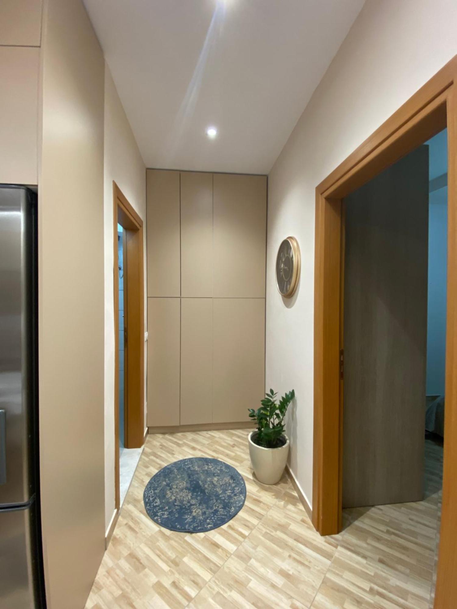George Luxury Vlorë