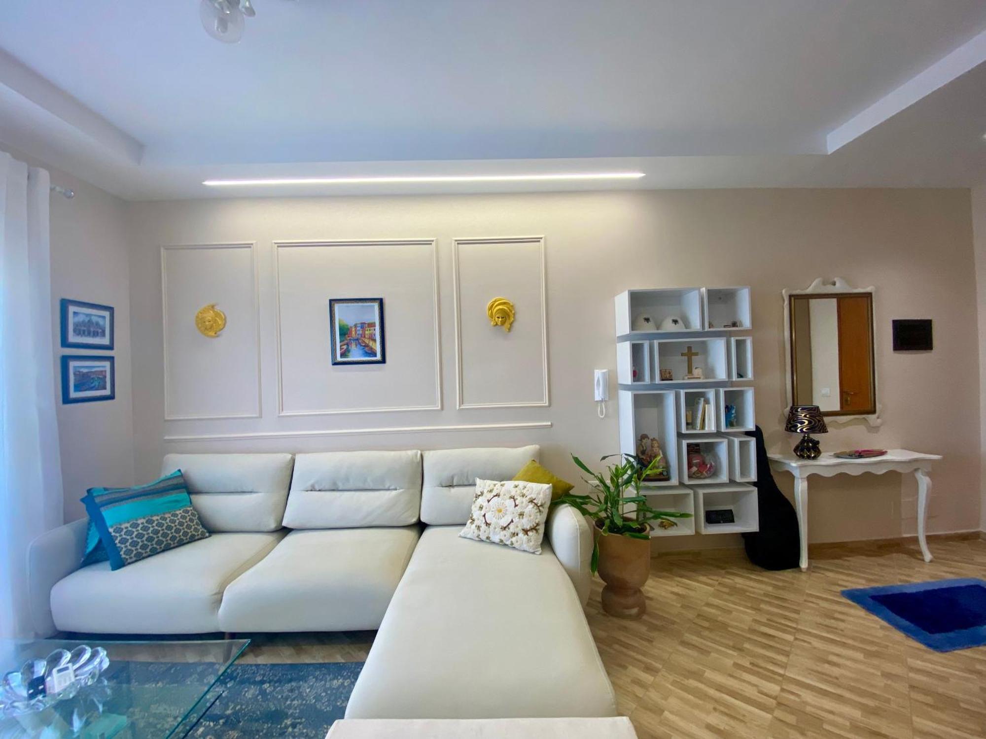 George Luxury Vlorë